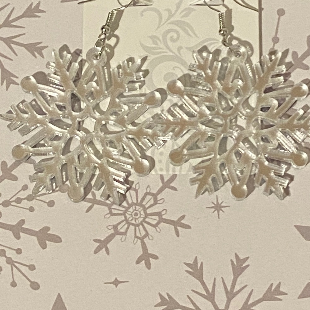 Icy snow flake earring
